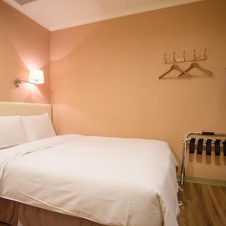 Garden Hotel Тайчжун Экстерьер фото