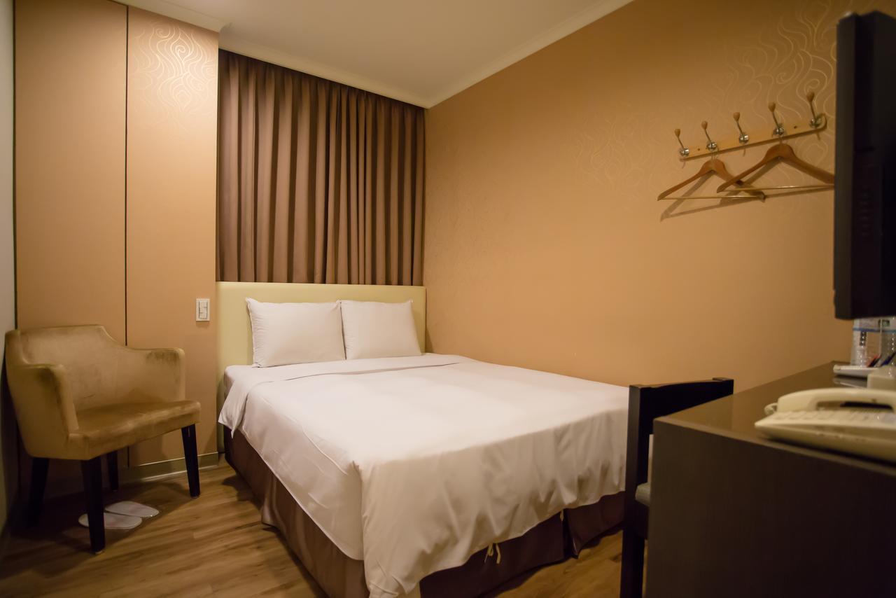 Garden Hotel Тайчжун Экстерьер фото