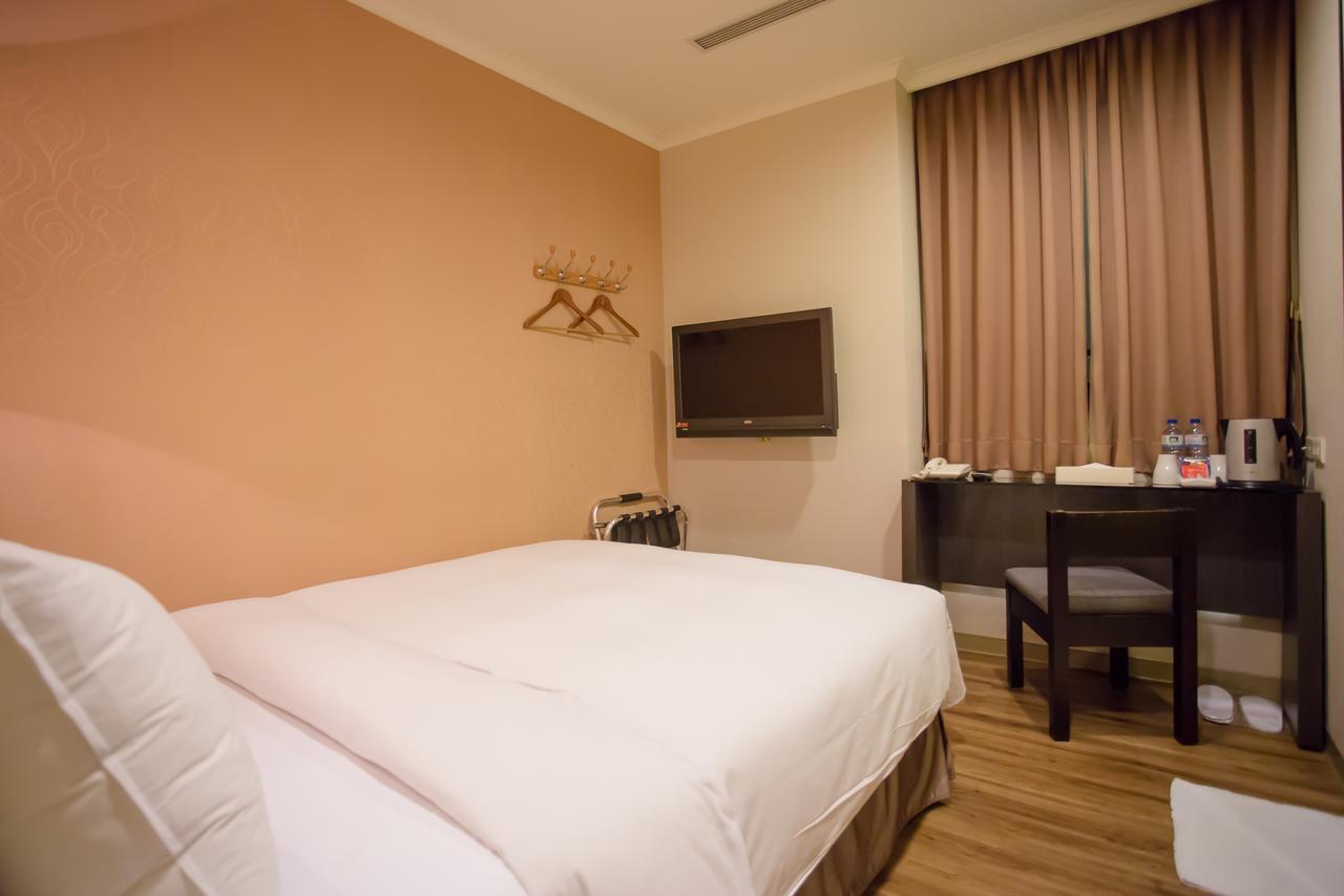 Garden Hotel Тайчжун Экстерьер фото