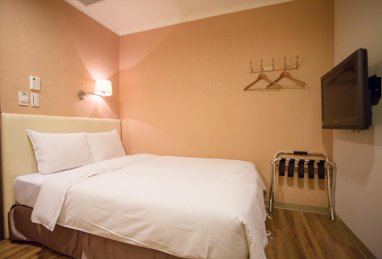 Garden Hotel Тайчжун Экстерьер фото
