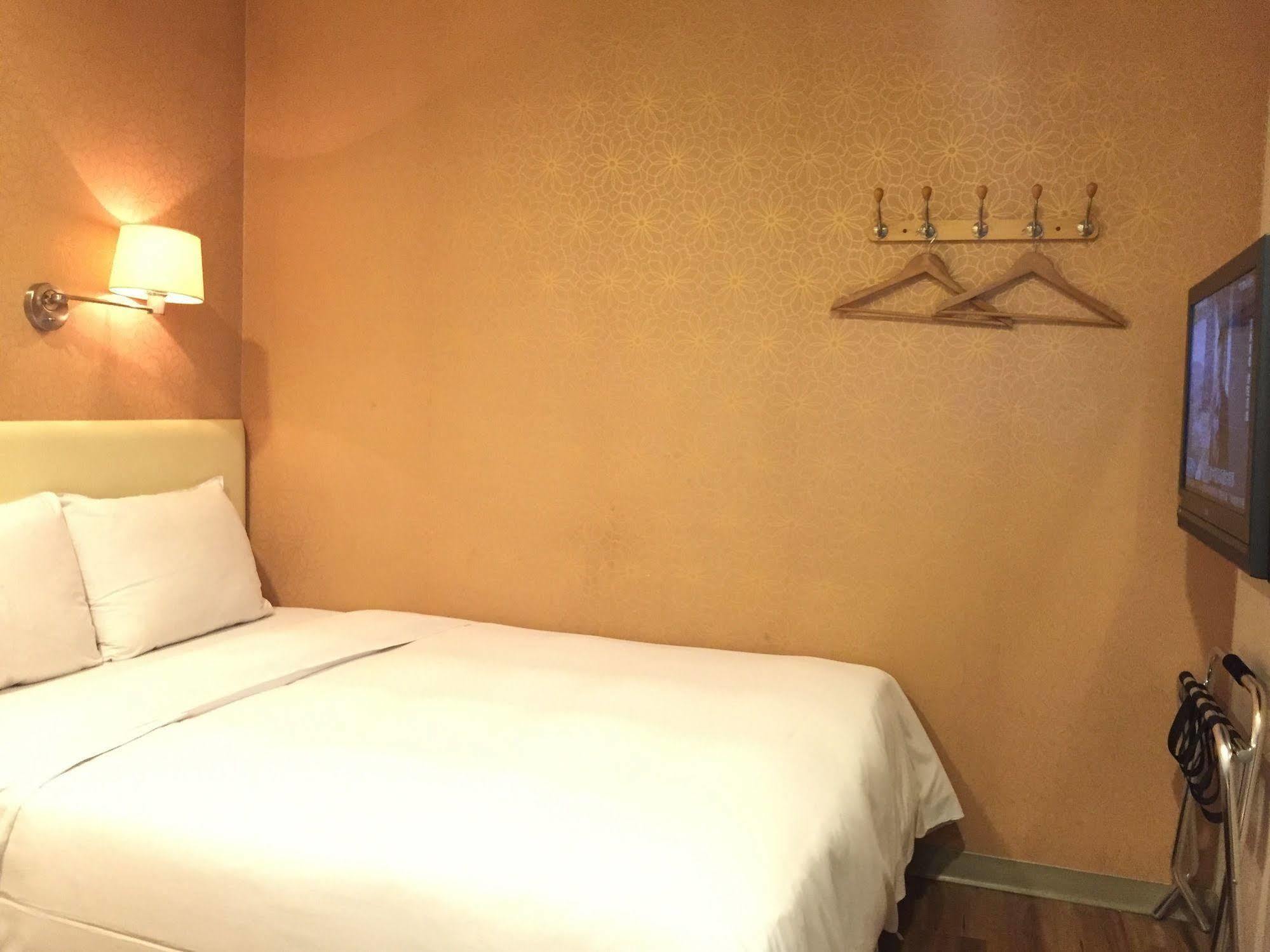 Garden Hotel Тайчжун Экстерьер фото