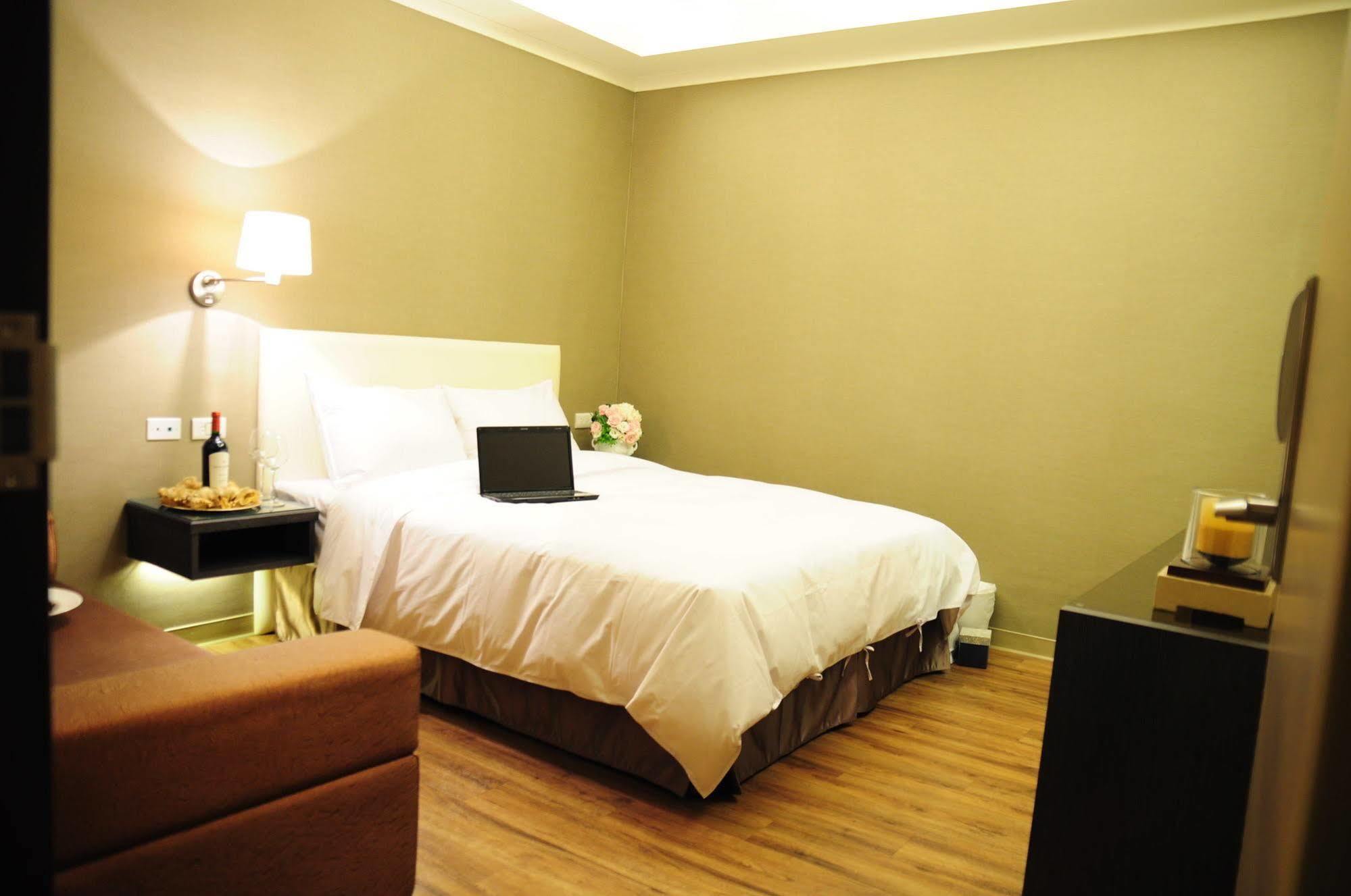 Garden Hotel Тайчжун Экстерьер фото