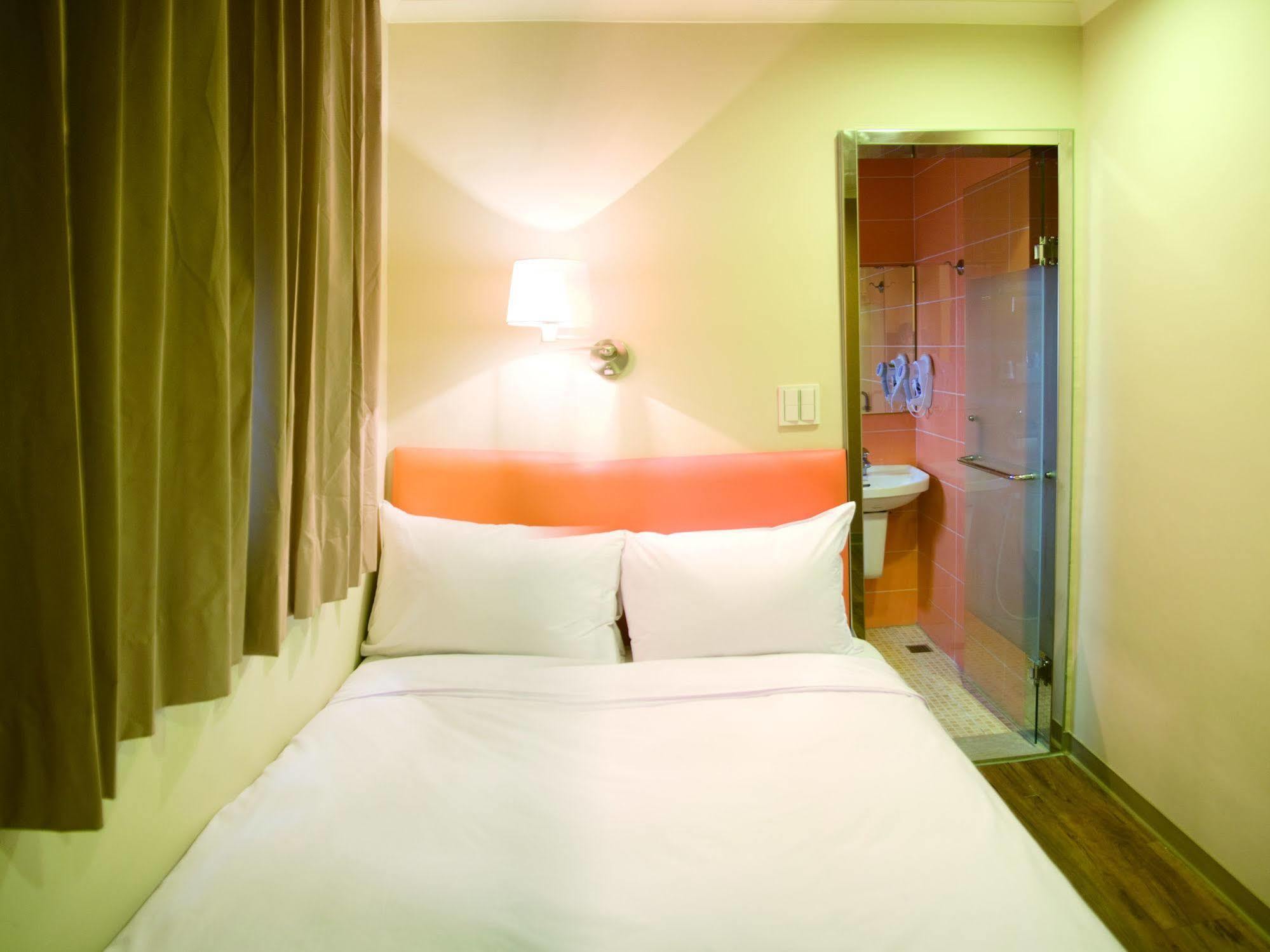 Garden Hotel Тайчжун Экстерьер фото