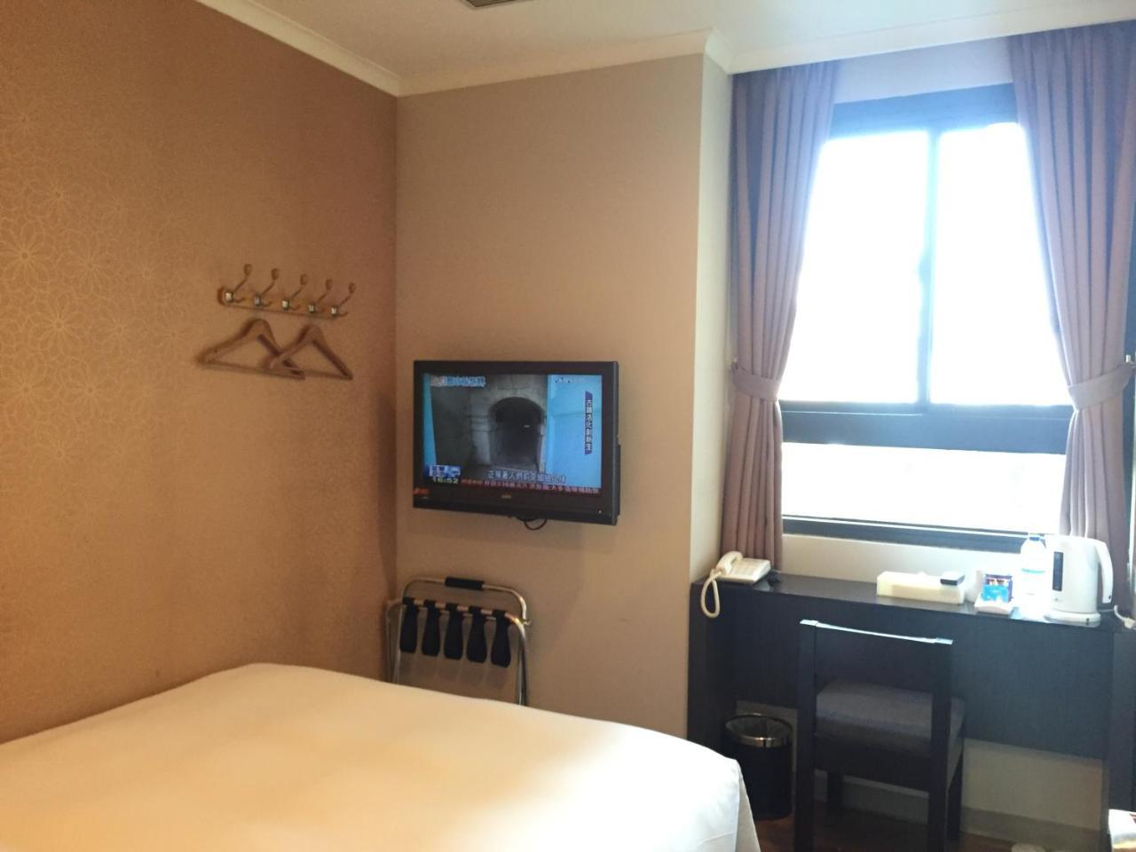 Garden Hotel Тайчжун Экстерьер фото